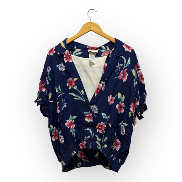 Jaclyn Smith Tops - NWT Jaclyn Smith Hawaiian Floral Button-Up Short Sleeve Shirt Large